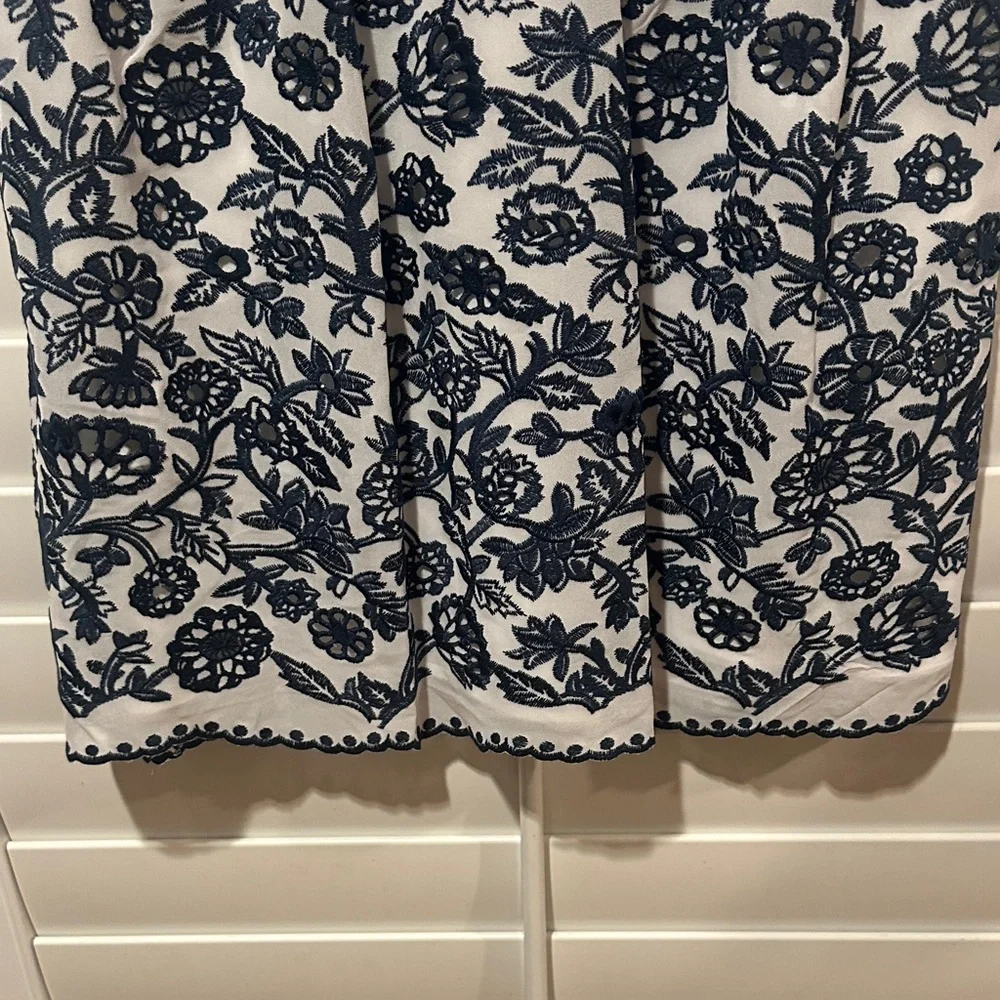 MICHAEL Michael Kors embroidered Navy and White Floral Dress- size 4 - Picture 3 of 6